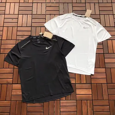 NIKE T-Shirt