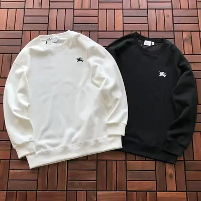 BURBERRY Sweater