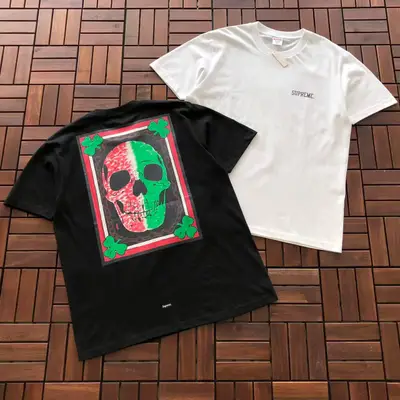 SUPREME T-Shirt