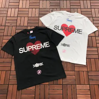 SUPREME T-Shirt
