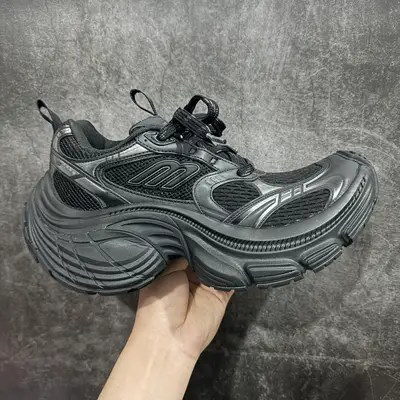 BALENCIAGA