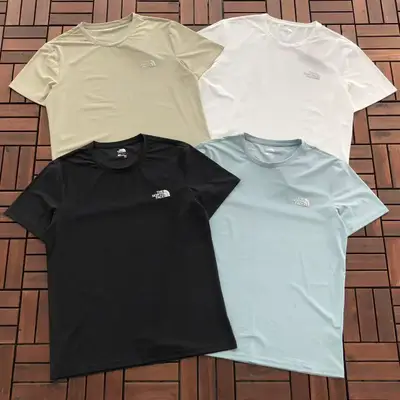 THE NORTH FACE T-Shirt
