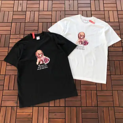 SUPREME T-Shirt