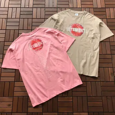VETEMENTS T-Shirt