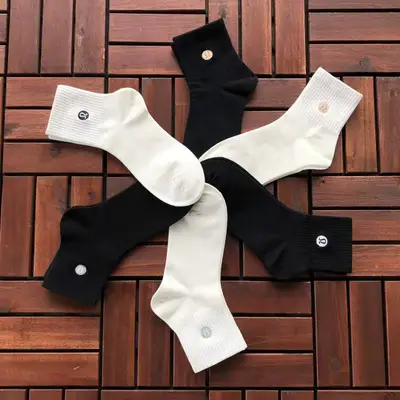 LULULEMON Socken