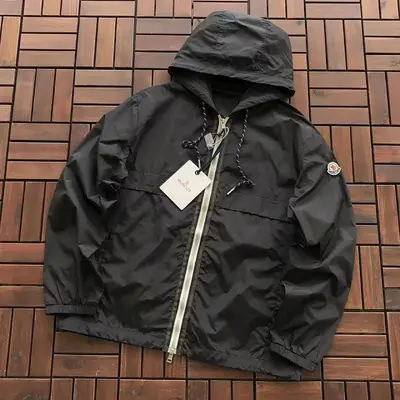 MONCLER Jacke