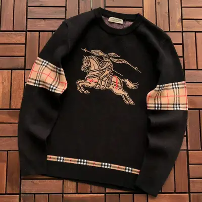BURBERRY Sweater