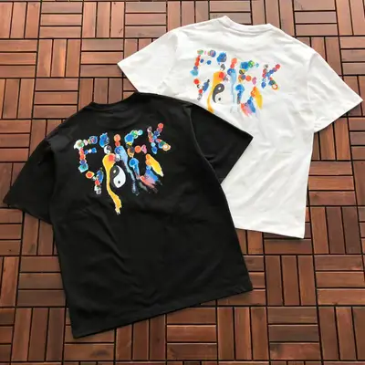 SUPREME T-Shirt