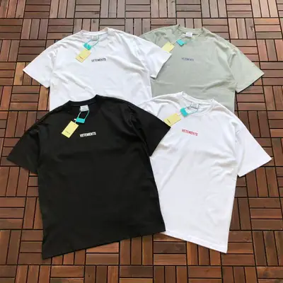 VETEMENTS T-Shirt