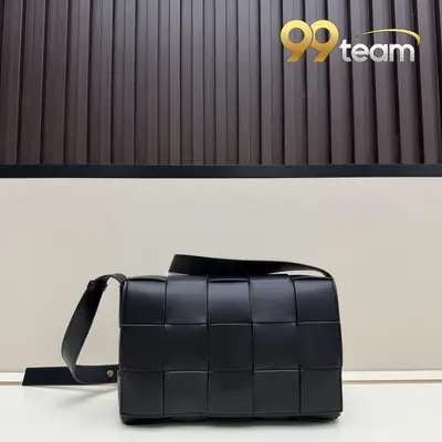 BOTTEGA VENETTA | Item ID: 20800