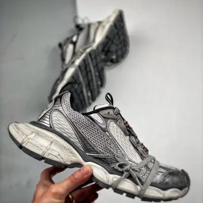 BALENCIAGA