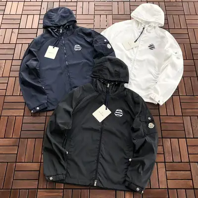 MONCLER Jacke