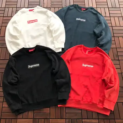 SUPREME Sweater
