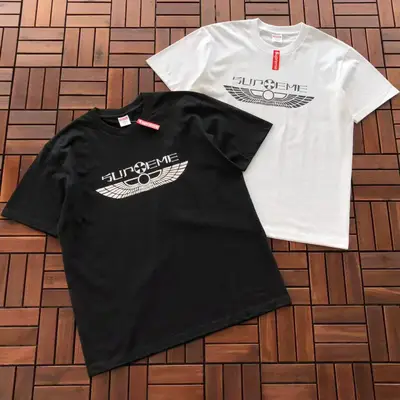 SUPREME T-Shirt