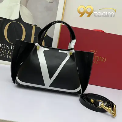VALENTINO | Item ID: 18843