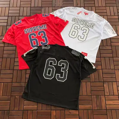 SUPREME T-Shirt