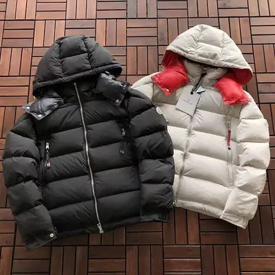 MONCLER Jacke