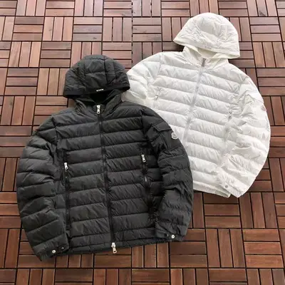 MONCLER Jacke