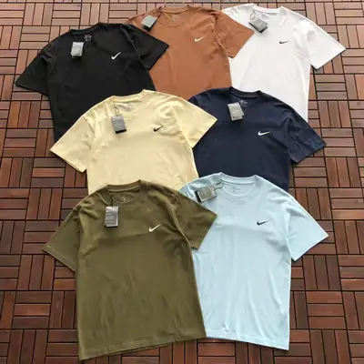 NIKE T-Shirt