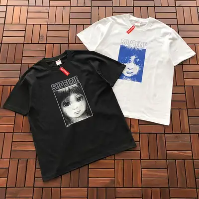 SUPREME T-Shirt