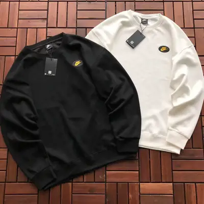 NIKE Sweater