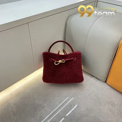 BOTTEGA VENETTA | Item ID: 20878