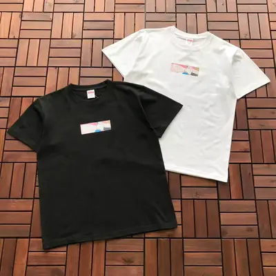 SUPREME T-Shirt