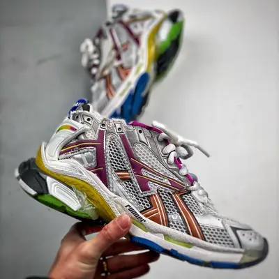 BALENCIAGA
