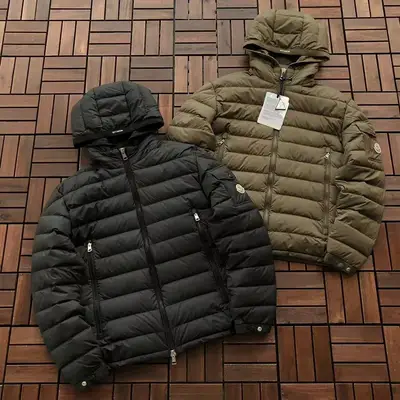 MONCLER Jacke