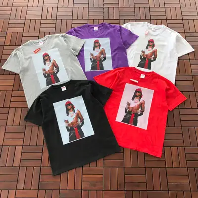 SUPREME T-Shirt