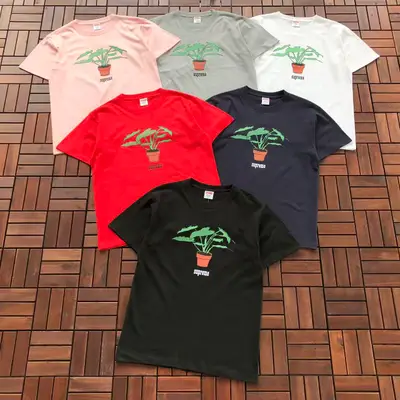 SUPREME T-Shirt