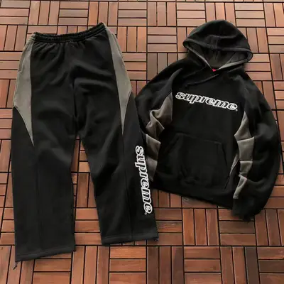 SUPREME Hoodie