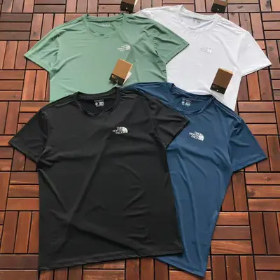 THE NORTH FACE T-Shirt