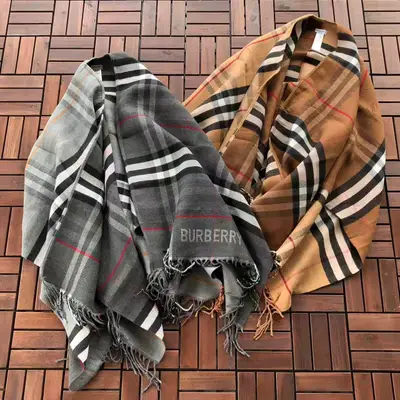 BURBERRY Schal