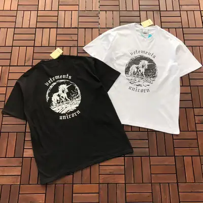VETEMENTS T-Shirt