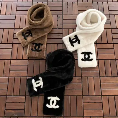 CHANEL Schal