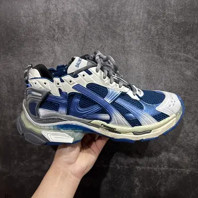 BALENCIAGA