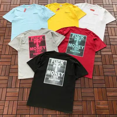 SUPREME T-Shirt