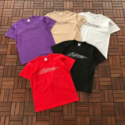 SUPREME T-Shirt