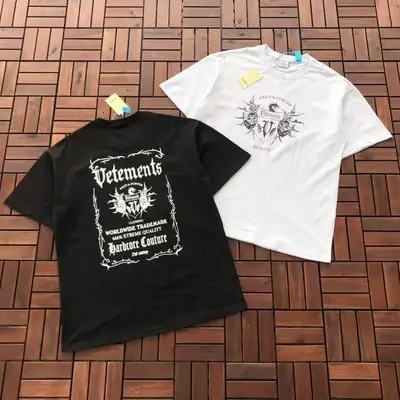 VETEMENTS T-Shirt