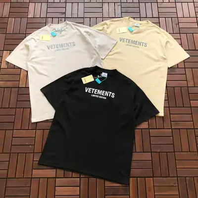 VETEMENTS T-Shirt