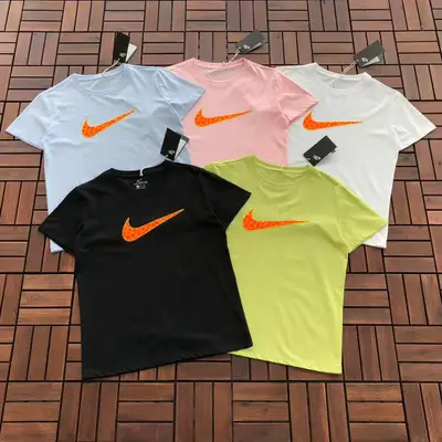 NIKE T-Shirt