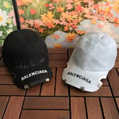 BALENCIAGA Cap